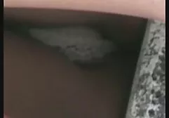 با دیلدو صحبت می کند و داخل آن می چسبد سکسی عربی عکس